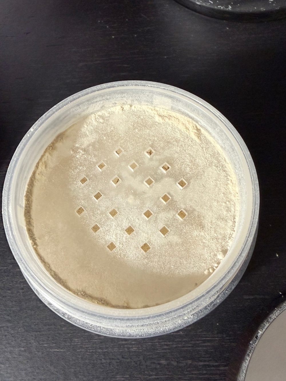 Laura Mercer Translucent Loose Setting Powder - Picture 2 of 4